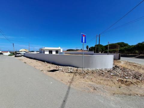 Moradia Térrea T3+1 com piscina em Geraldes