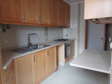 Excelente prédio renovado, de 10 fracções, em Benfica