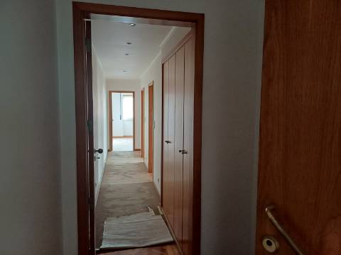 Excelente prédio renovado, de 10 fracções, em Benfica