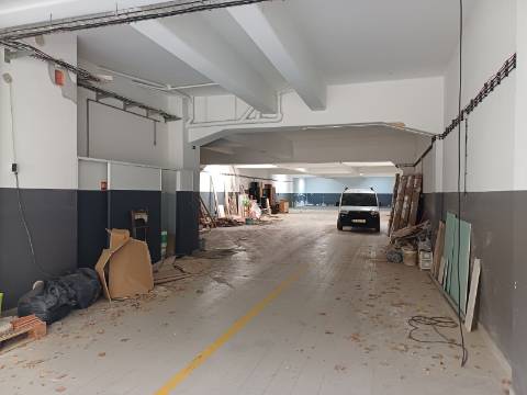 Excelente prédio renovado, de 10 fracções, em Benfica