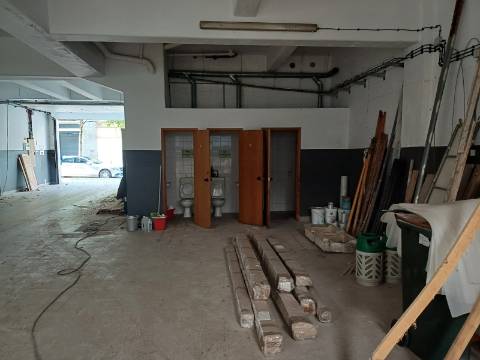 Excelente prédio renovado, de 10 fracções, em Benfica