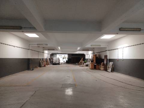 Excelente prédio renovado, de 10 fracções, em Benfica