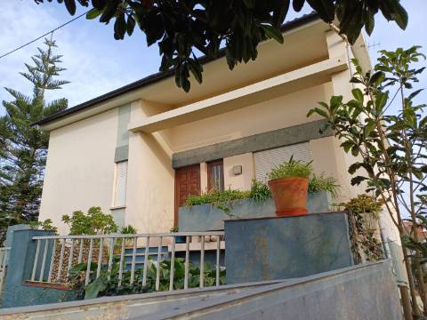 Moradia V5 com terreno urbano numa Localização Privilegiada em Leiria