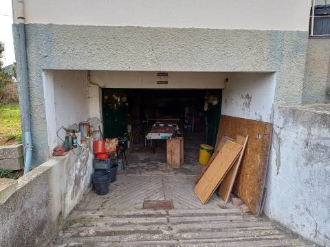 Moradia V5 com terreno urbano numa Localização Privilegiada em Leiria