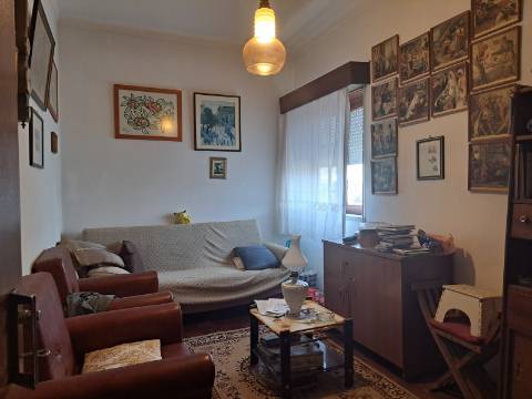 Moradia V5 com terreno urbano numa Localização Privilegiada em Leiria