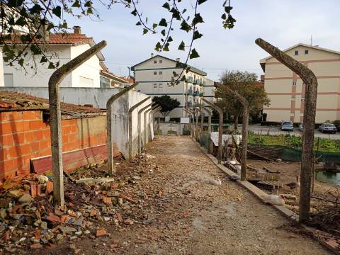 Moradia V5 com terreno urbano numa Localização Privilegiada em Leiria