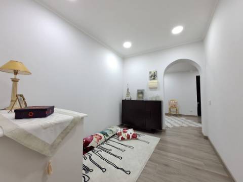 Moradia T3+1 com comércio no Cadaval