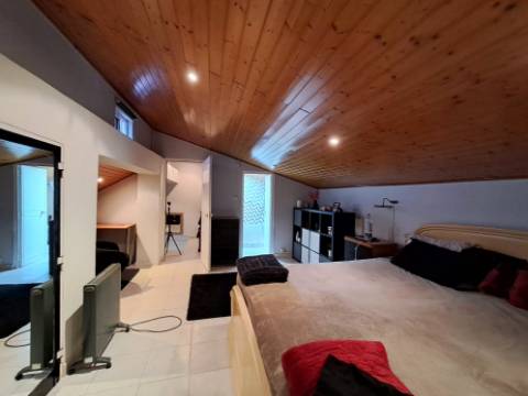 Moradia T3+1 com comércio no Cadaval