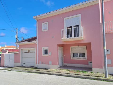 Moradia T3 em Casal Moinho