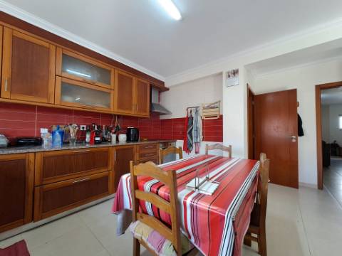 Moradia T3 em Casal Moinho