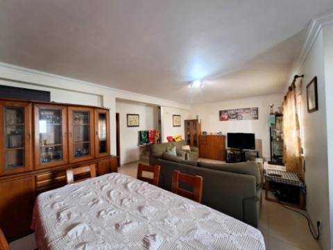 Moradia T3 em Casal Moinho