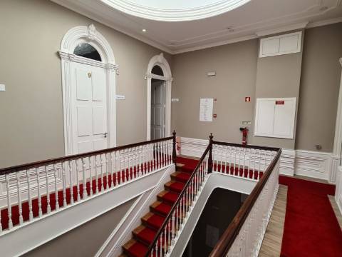 Prédio de charme arrendado - Investimento com rendimento garantido no Porto