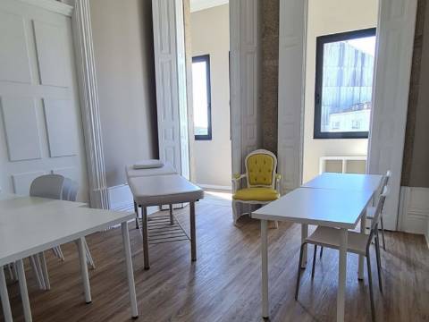 Prédio de charme arrendado - Investimento com rendimento garantido no Porto