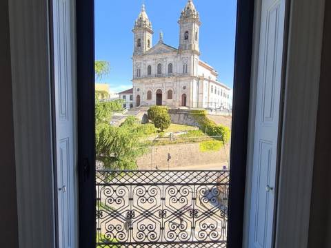 Prédio de charme arrendado - Investimento com rendimento garantido no Porto