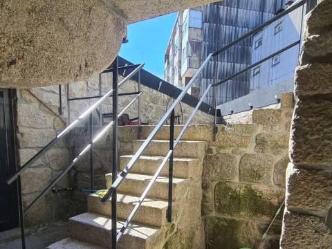 Prédio de charme arrendado - Investimento com rendimento garantido no Porto