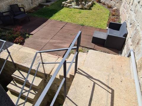 Prédio de charme arrendado - Investimento com rendimento garantido no Porto