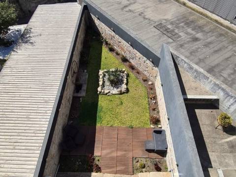 Prédio de charme arrendado - Investimento com rendimento garantido no Porto