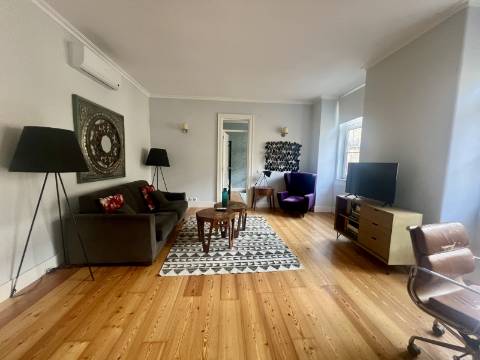 Apartamento T3 de Charme na Baixa de Lisboa - Uma Oportunidade Única!