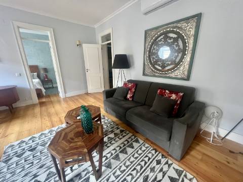 Apartamento T3 de Charme na Baixa de Lisboa - Uma Oportunidade Única!
