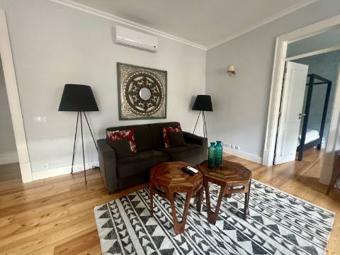 Apartamento T3 de Charme na Baixa de Lisboa - Uma Oportunidade Única!