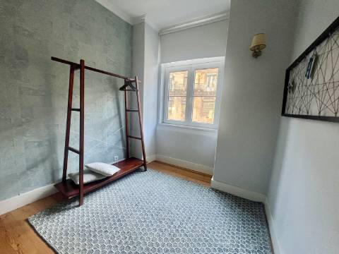 Apartamento T3 de Charme na Baixa de Lisboa - Uma Oportunidade Única!