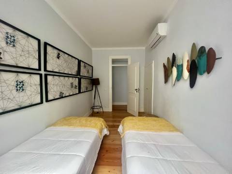 Apartamento T3 de Charme na Baixa de Lisboa - Uma Oportunidade Única!