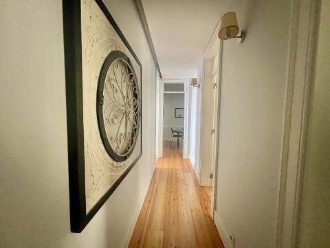 Apartamento T3 de Charme na Baixa de Lisboa - Uma Oportunidade Única!