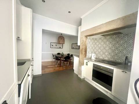 Apartamento T3 de Charme na Baixa de Lisboa - Uma Oportunidade Única!