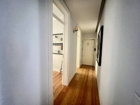 Apartamento T3 de Charme na Baixa de Lisboa - Uma Oportunidade Única!