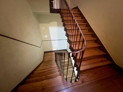 Apartamento T3 de Charme na Baixa de Lisboa - Uma Oportunidade Única!