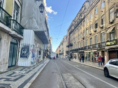 Apartamento T3 de Charme na Baixa de Lisboa - Uma Oportunidade Única!