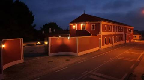 Palacete Histórico com Terreno - Uma Joia no Coração de Portugal, Louriçal