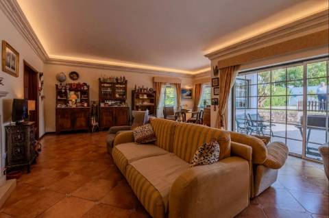 Palacete Histórico com Terreno - Uma Joia no Coração de Portugal, Louriçal