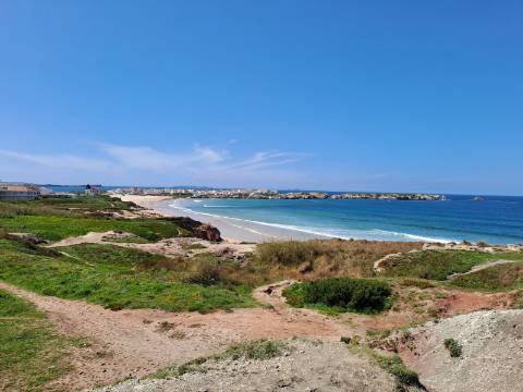 Moradia T4 com garagem a 5 minutos do Baleal