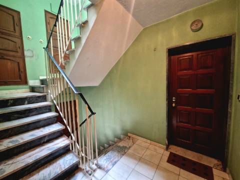 Apartamento T0 luminoso em Sapadores/Graça