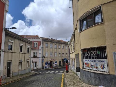 Apartamento T0 luminoso em Sapadores/Graça