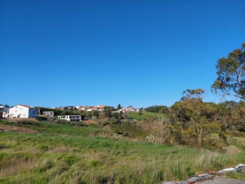 Lote para construção de 6.920m² e vista estupenda sobre o Campo