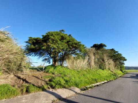 Lote para construção de 6.920m² e vista estupenda sobre o Campo