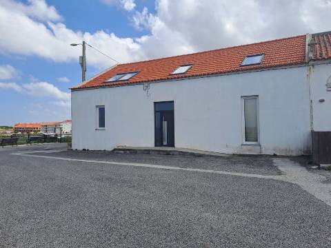 Moradia T3 junto à praia da Consolação