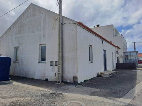 Moradia T3 junto à praia da Consolação