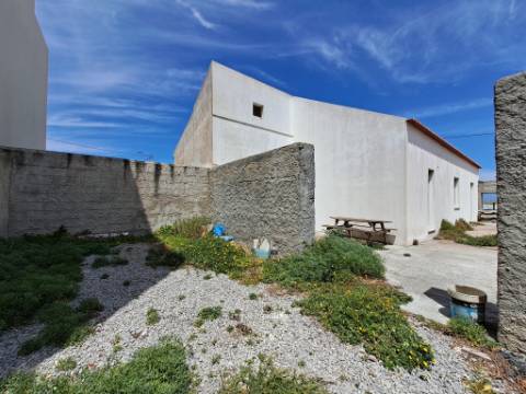 Moradia T3 junto à praia da Consolação