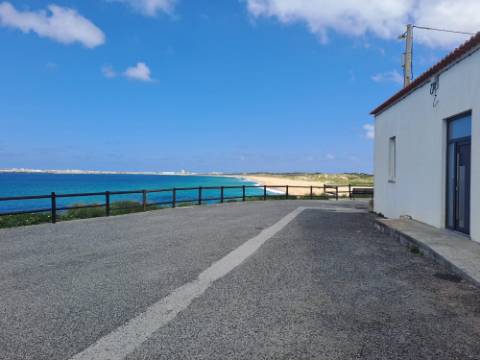 Moradia T3 junto à praia da Consolação