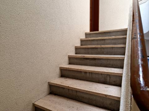 Prédio reabilitado em Alverca para rendimento