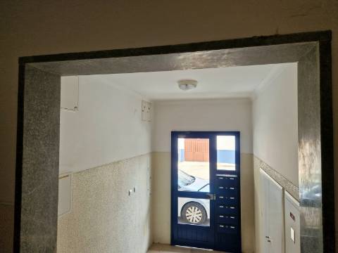 Prédio reabilitado em Alverca para rendimento