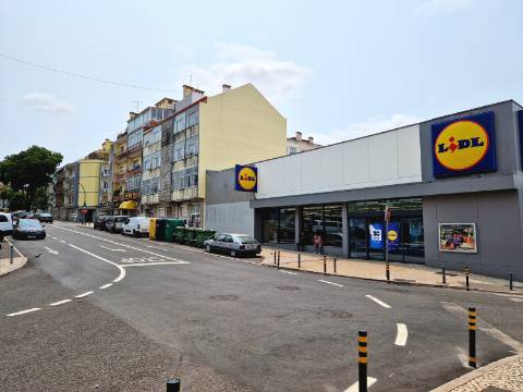 Prédio na Amadora, com 6 frações de habitação para rentabilidade
