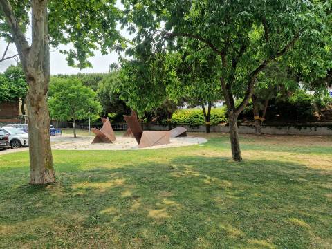 Prédio reabilitado em Alverca para rendimento