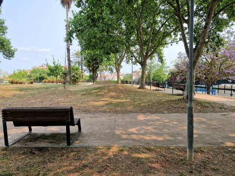 Prédio reabilitado em Alverca para rendimento