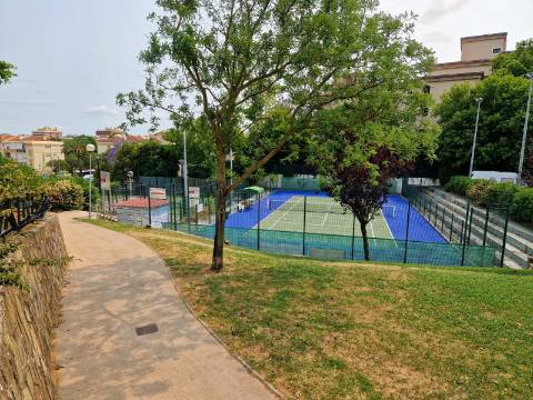 Prédio reabilitado em Alverca para rendimento