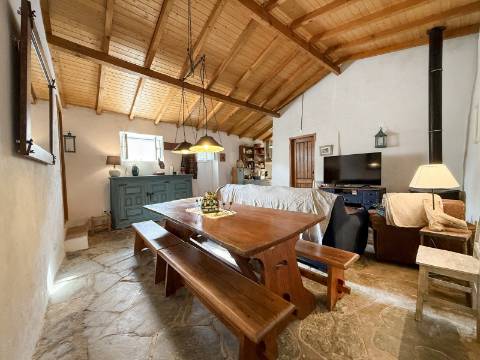 Quintinha com Moradia Típica Alentejana com 3 quartos