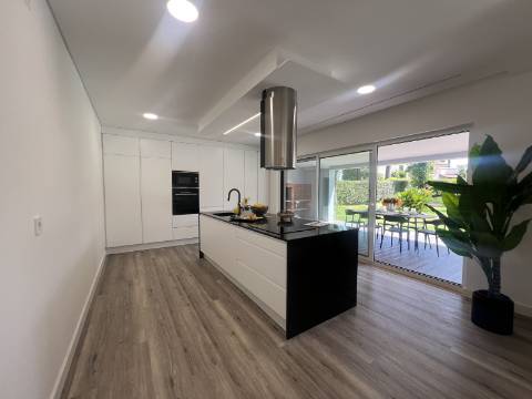 Moradia exclusiva V4 térrea na prestigiada Herdade da Aroeira